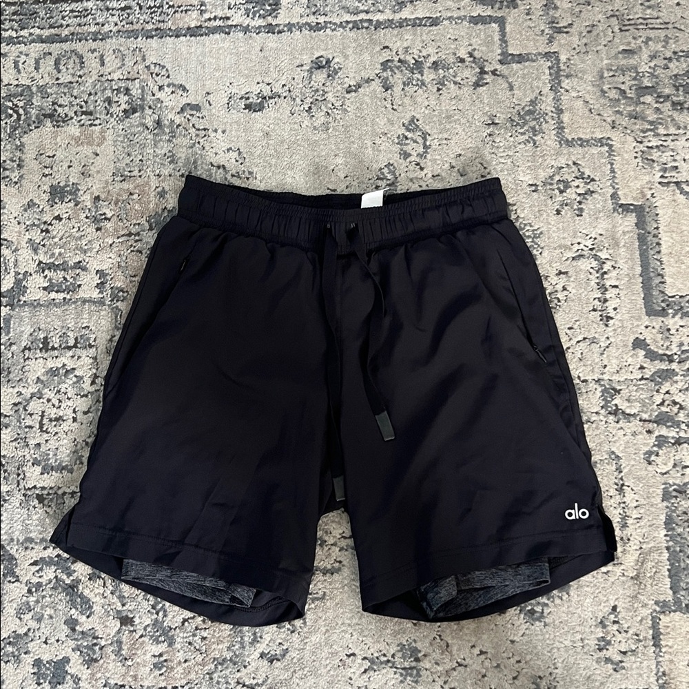 ALO Yoga Men's Black unity shorts - Picture 8 of 15